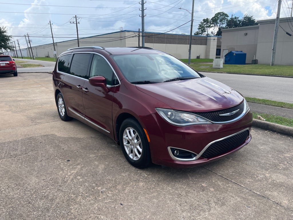 Photo 2 of this CHRYSLER PACIFICA