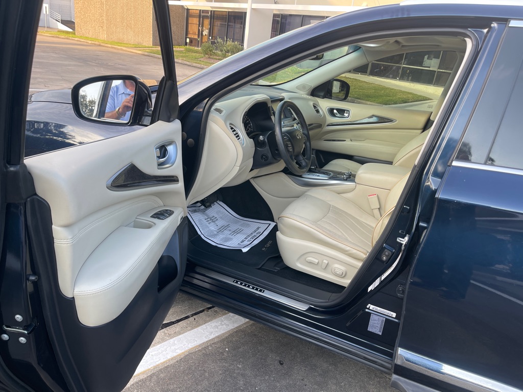 Photo 12 of this INFINITI QX60