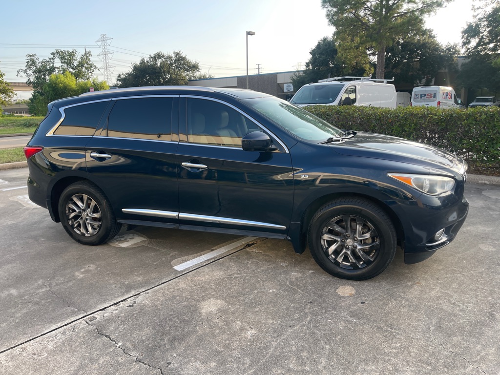 Photo 4 of this INFINITI QX60
