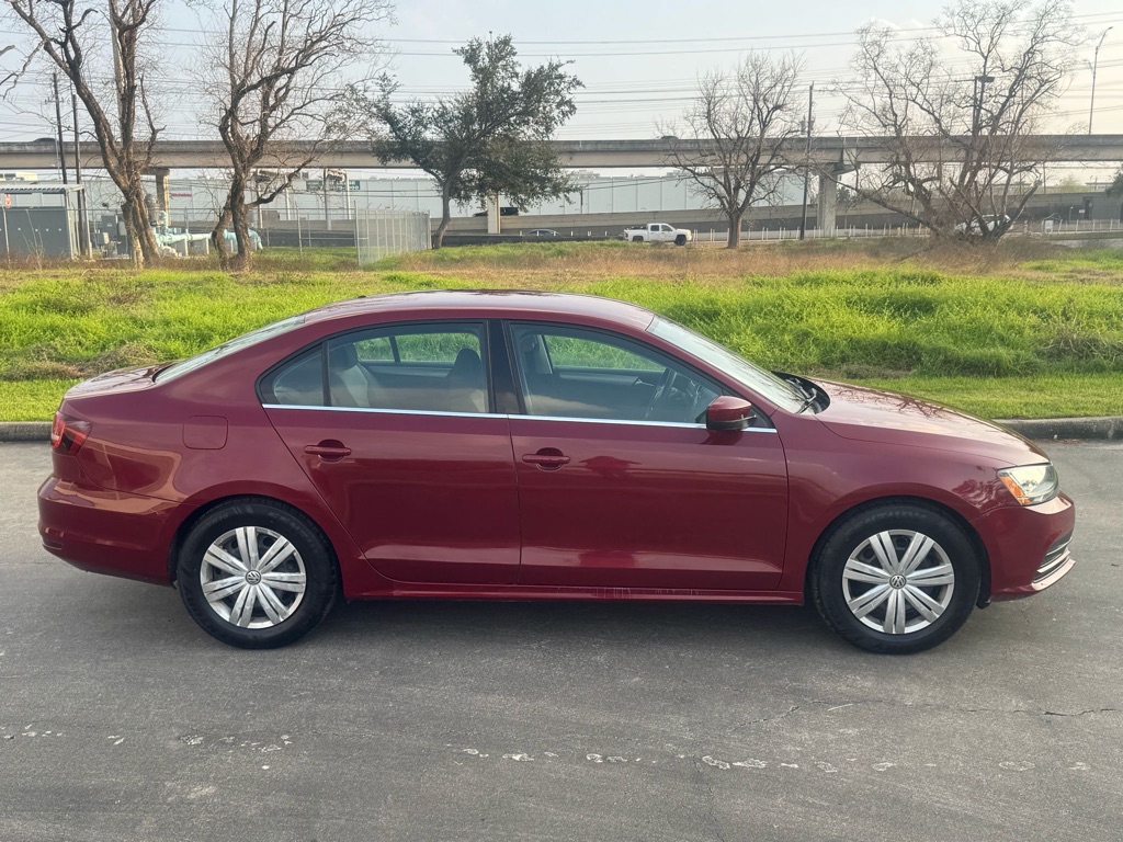 Photo 11 of this VOLKSWAGEN JETTA