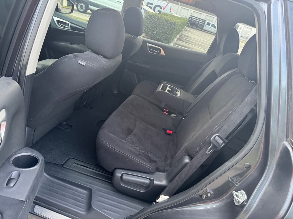 Photo 13 of this NISSAN PATHFINDER