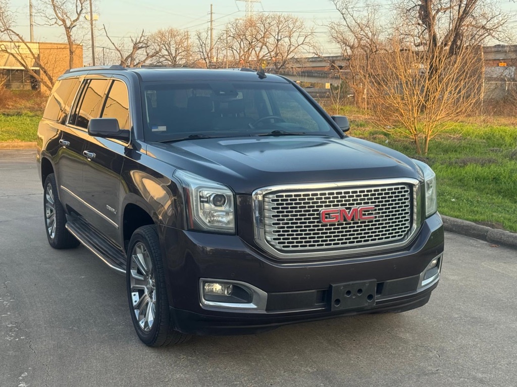 Photo 3 of this GMC YUKON XL