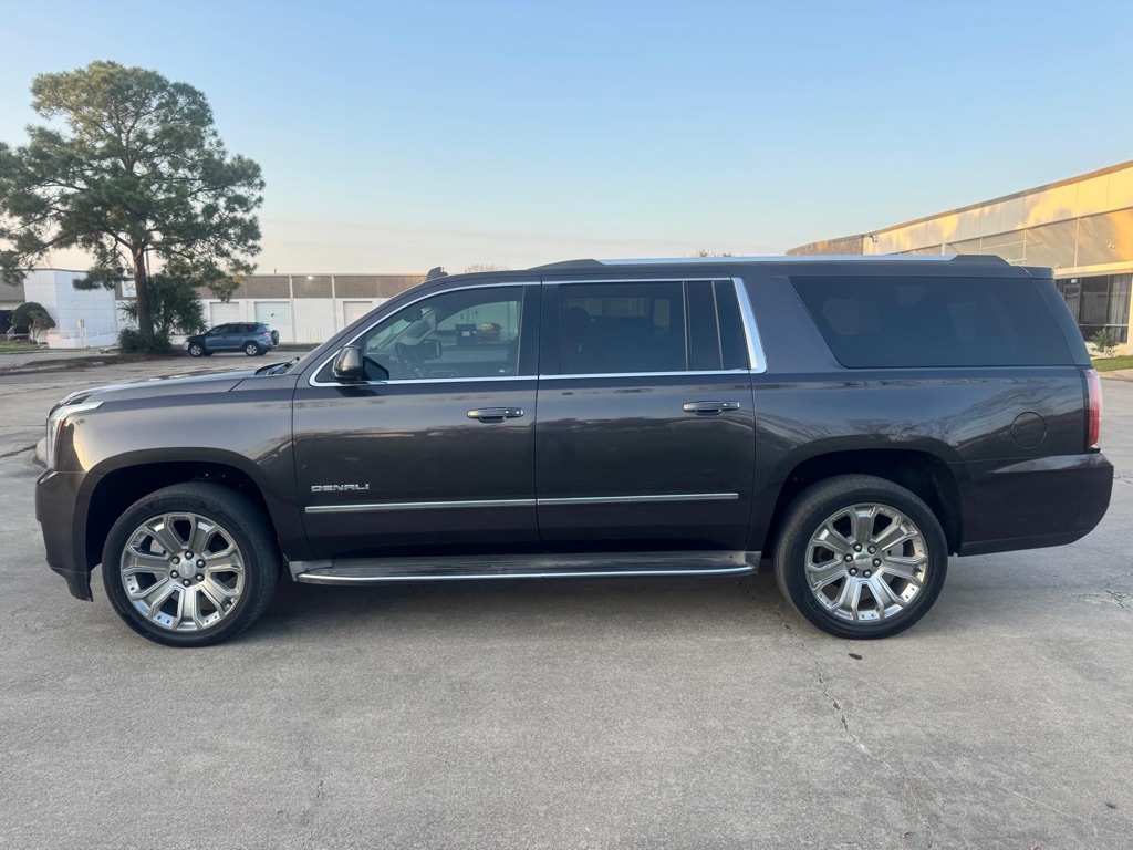 Photo 6 of this GMC YUKON XL