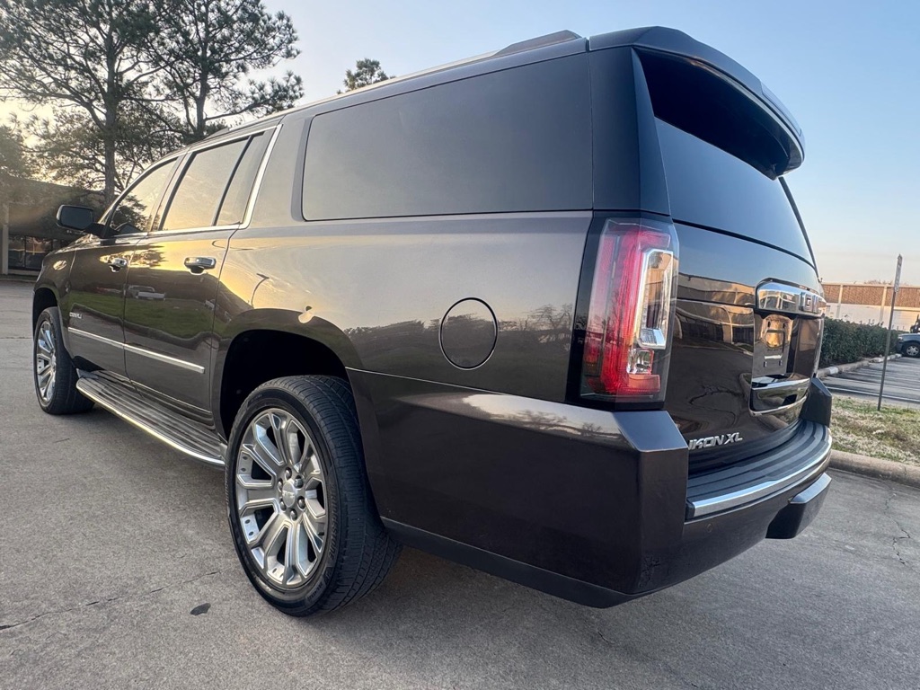 Photo 4 of this GMC YUKON XL