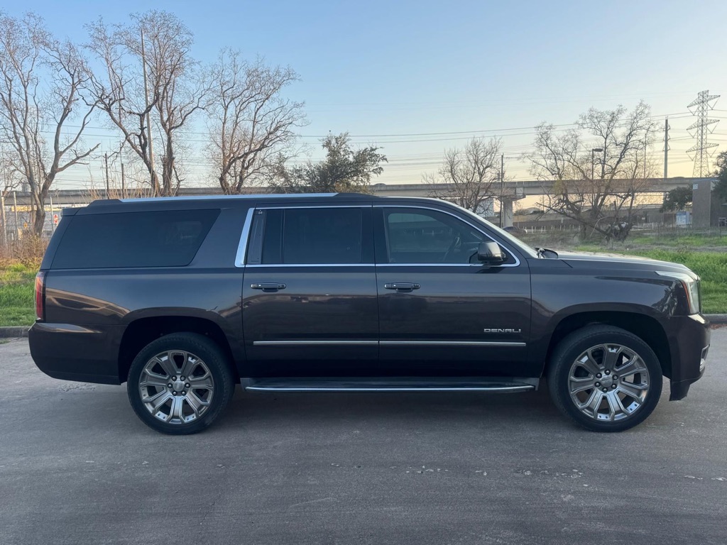 Photo 7 of this GMC YUKON XL