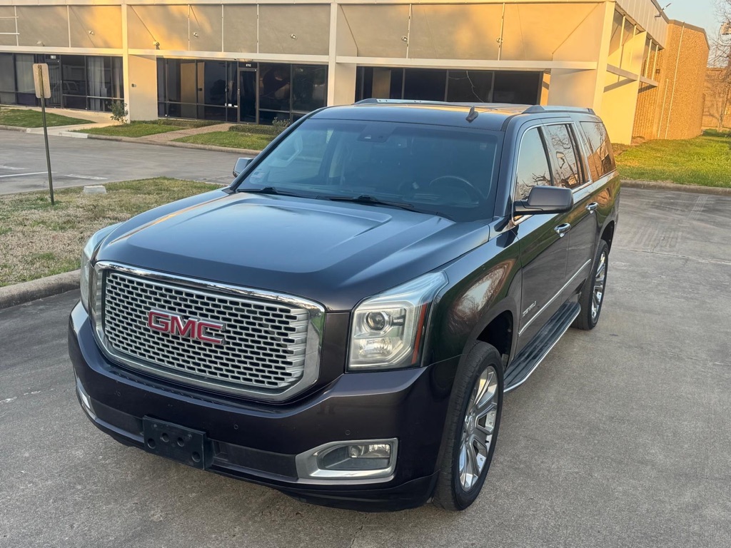 Photo 10 of this GMC YUKON XL