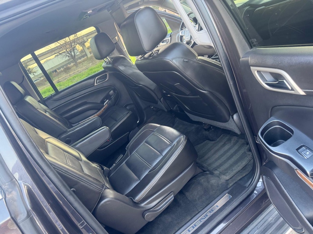 Photo 16 of this GMC YUKON XL