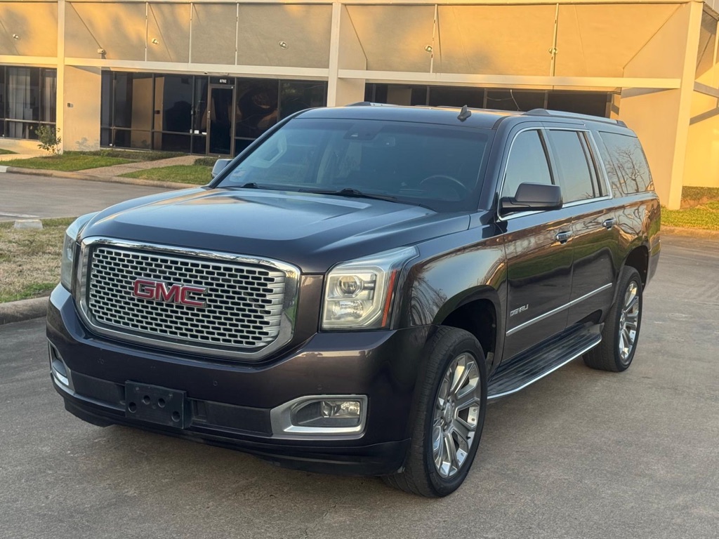 Photo 2 of this GMC YUKON XL