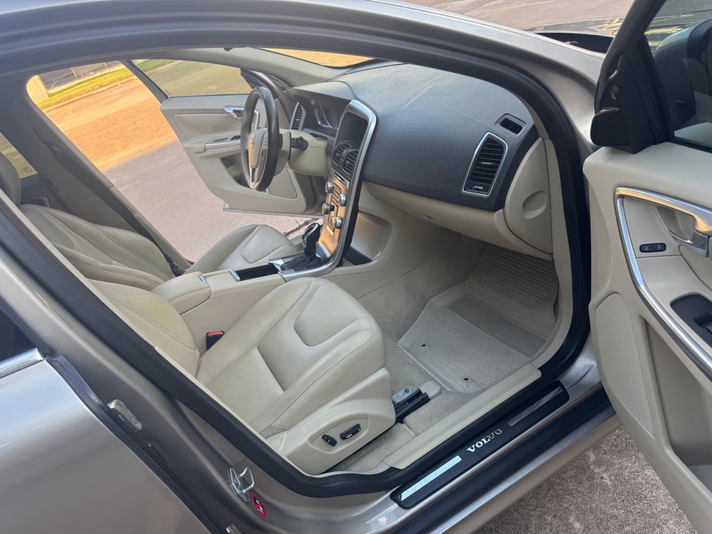 Photo 12 of this VOLVO XC60