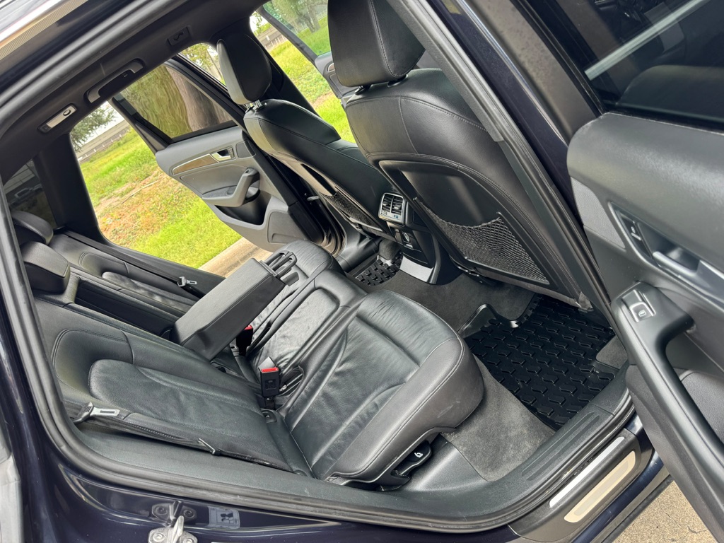 Photo 12 of this AUDI Q5