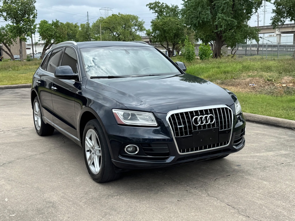 Photo 2 of this AUDI Q5