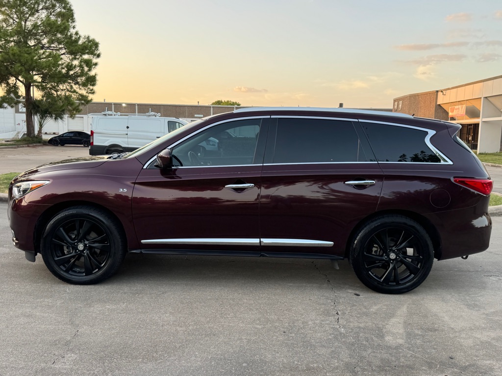 Photo 4 of this INFINITI QX60