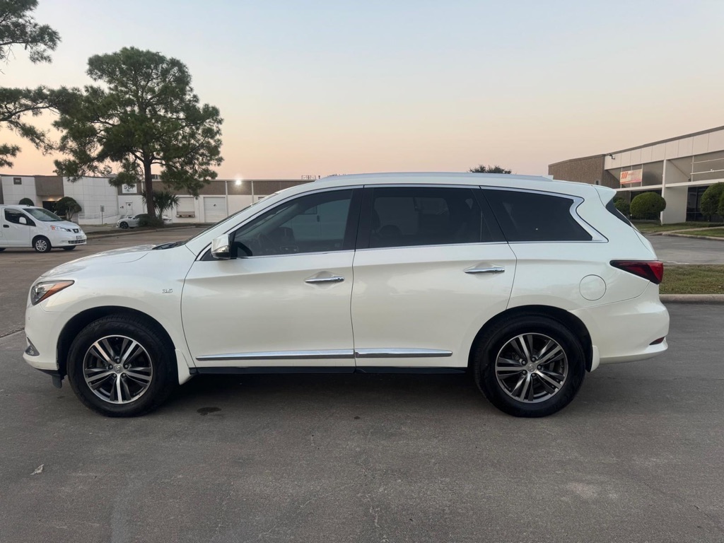 Photo 4 of this INFINITI QX60