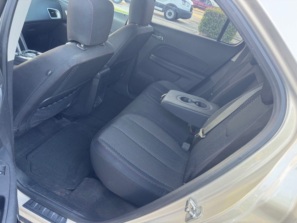 Photo 16 of this CHEVROLET EQUINOX
