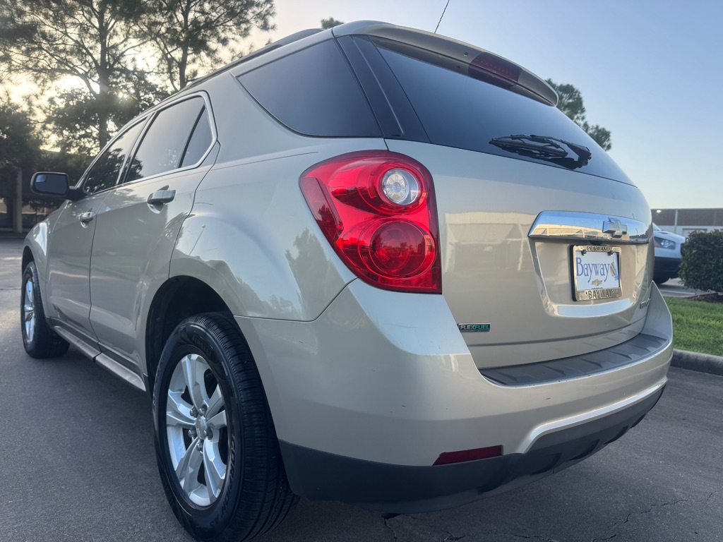 Photo 6 of this CHEVROLET EQUINOX