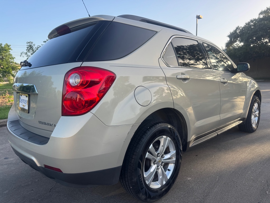 Photo 7 of this CHEVROLET EQUINOX