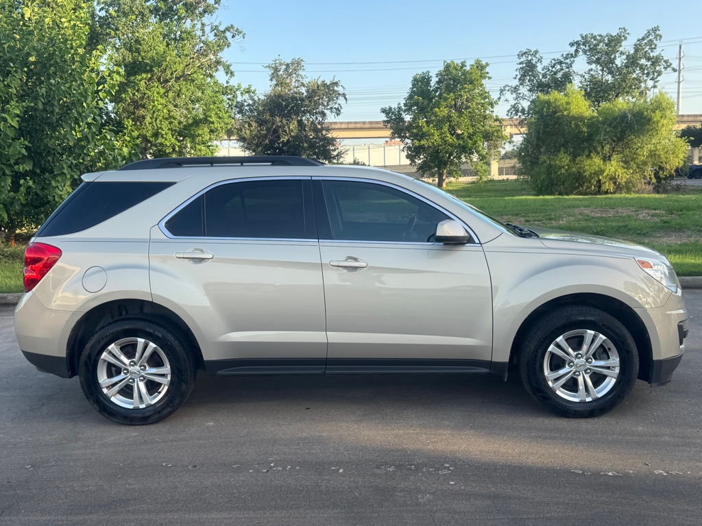 Photo 4 of this CHEVROLET EQUINOX