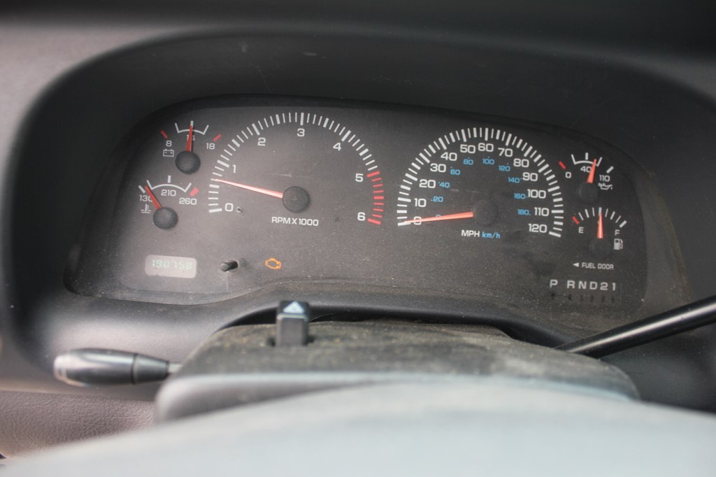 Photo 10 of this DODGE RAM 1500