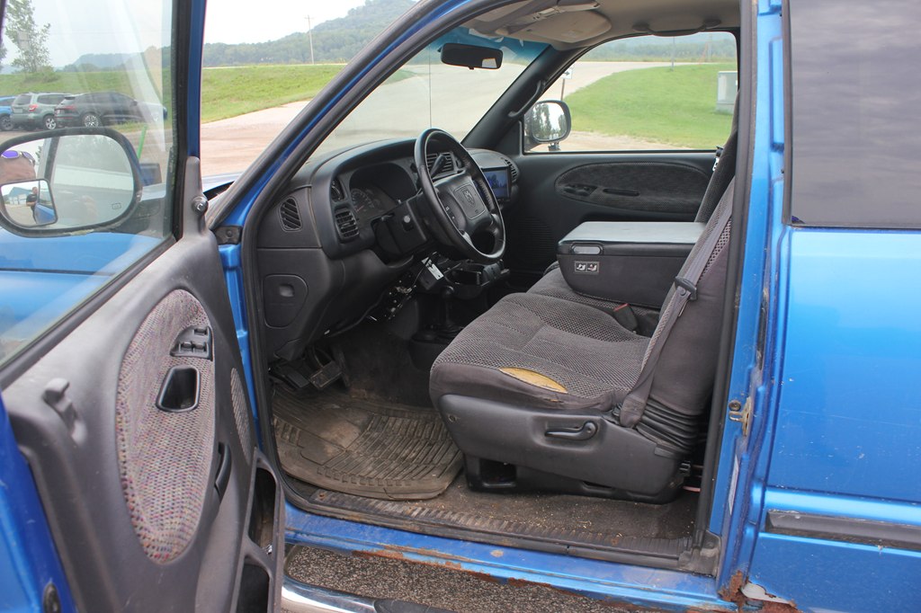 Photo 9 of this DODGE RAM 1500