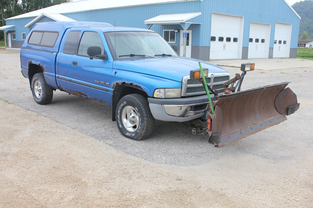 Photo 3 of this DODGE RAM 1500