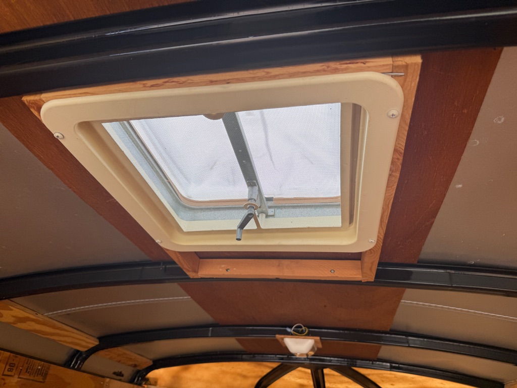 Photo 5 of this ROADMASTER 12X6ENCLOSED