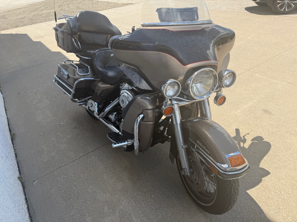 Photo 2 of this HARLEY-DAVIDSON ELECTRAGLIDE