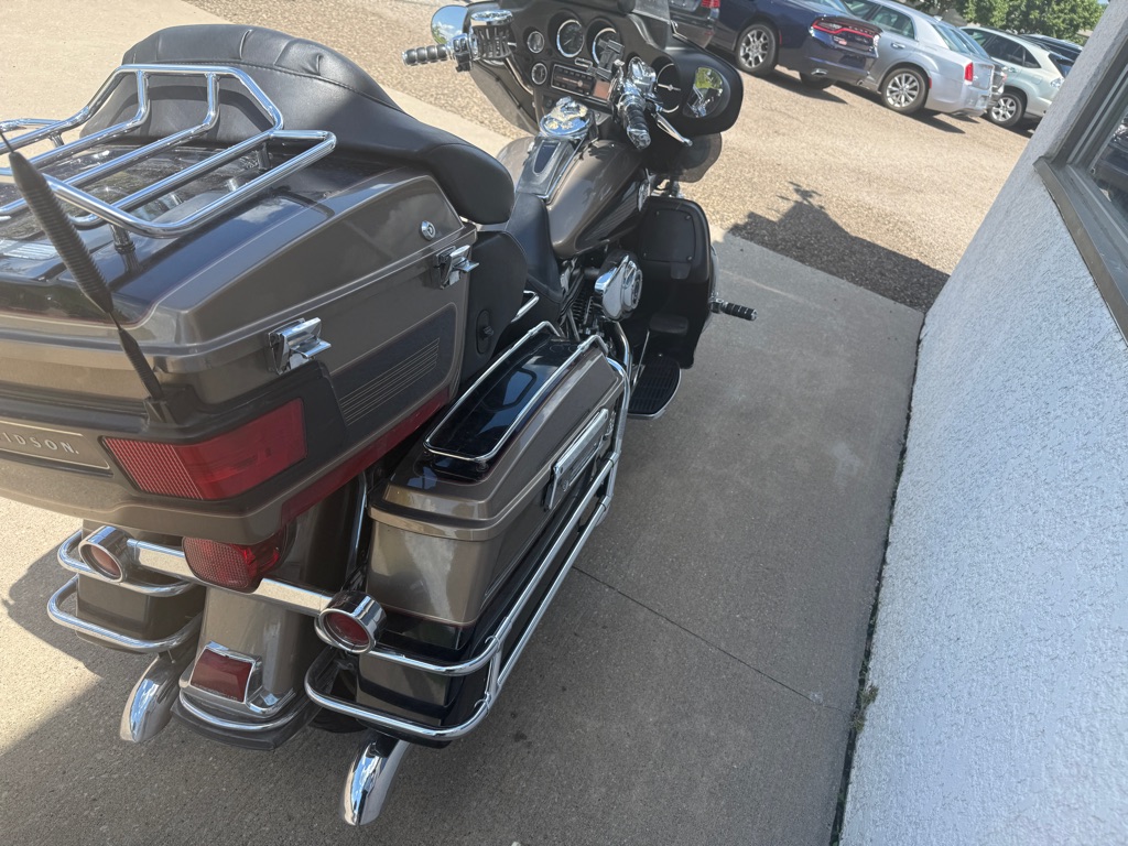 Photo 3 of this HARLEY-DAVIDSON ELECTRAGLIDE