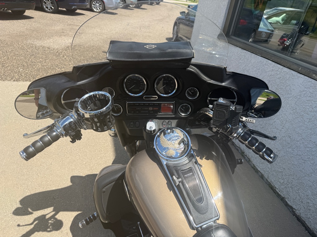 Photo 6 of this HARLEY-DAVIDSON ELECTRAGLIDE