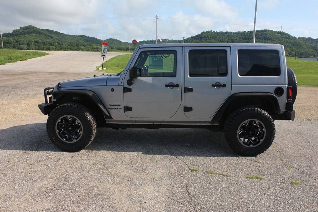 Photo 8 of this JEEP WRANGLER UNLIMI