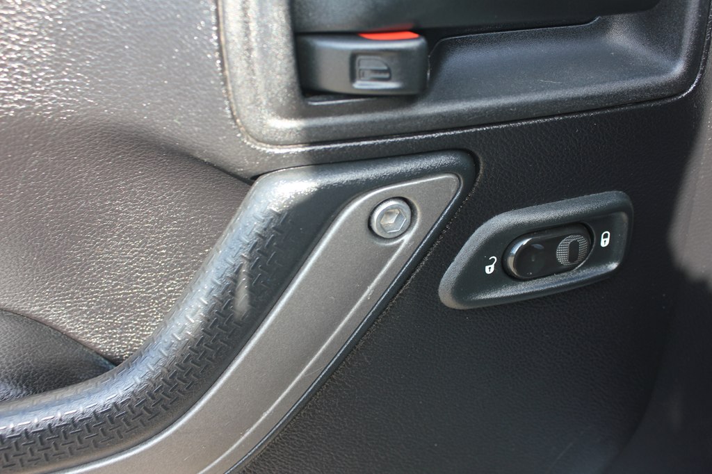 Photo 27 of this JEEP WRANGLER UNLIMI
