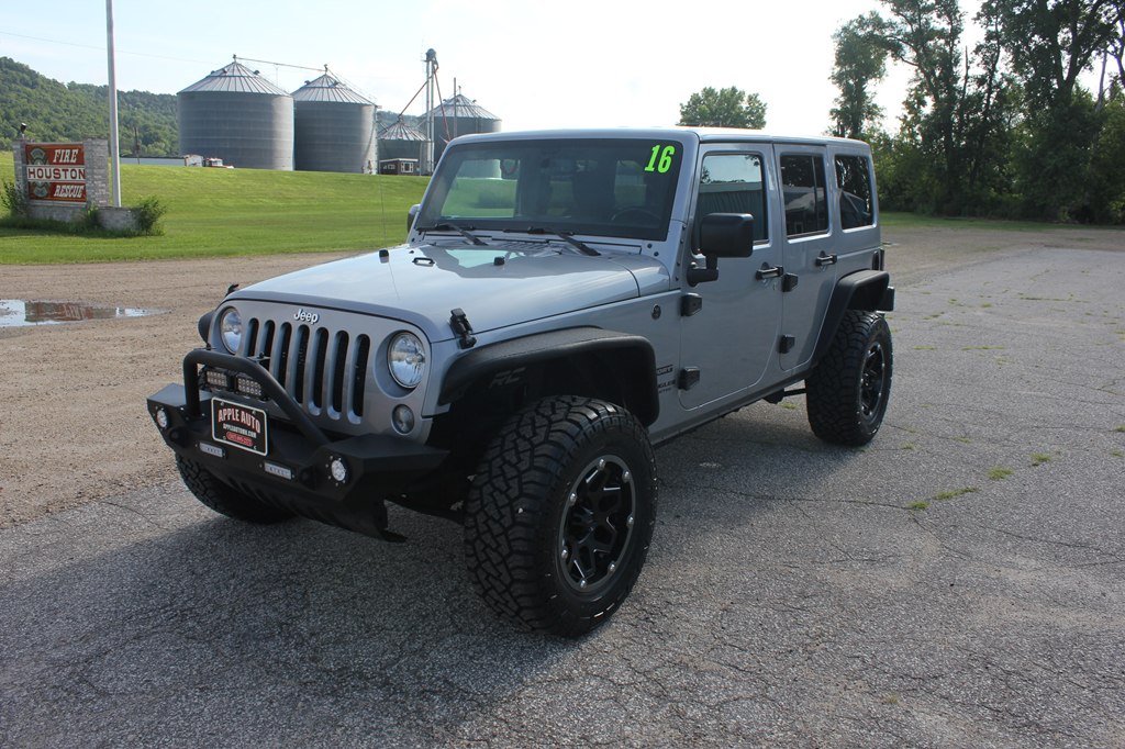 Photo 2 of this JEEP WRANGLER UNLIMI