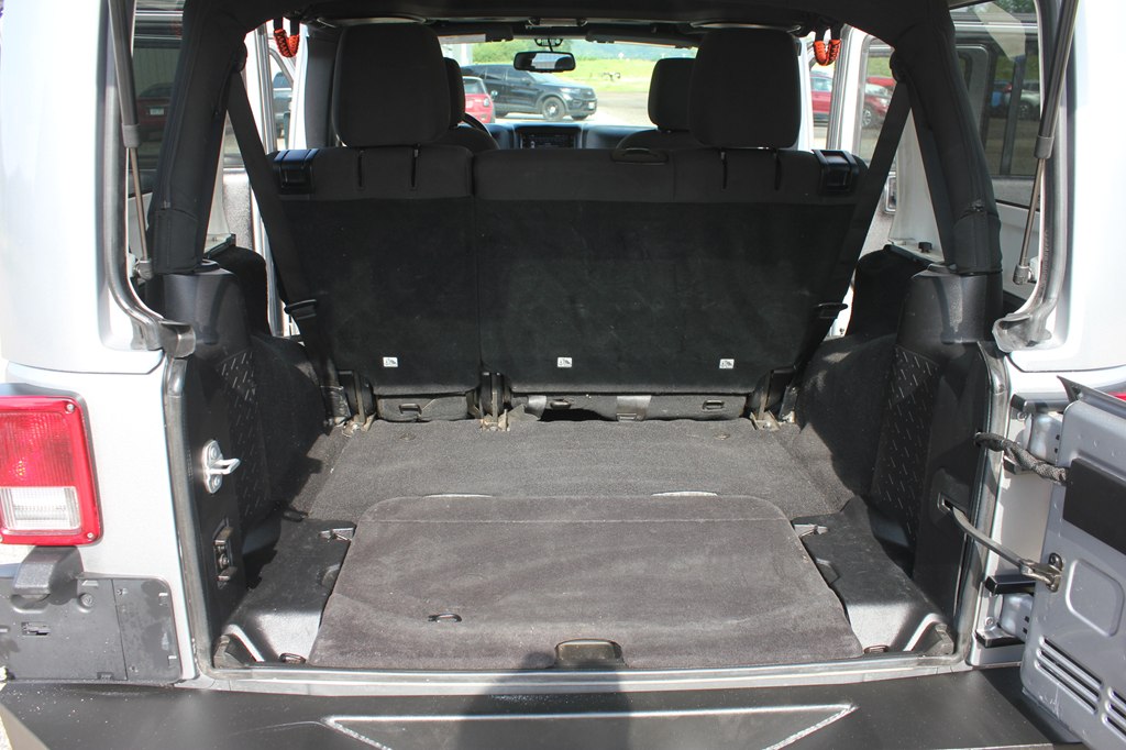 Photo 40 of this JEEP WRANGLER UNLIMI