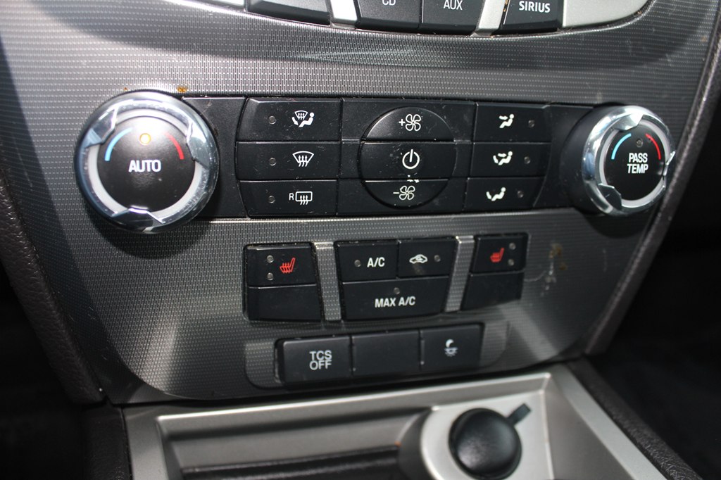 Photo 19 of this FORD FUSION