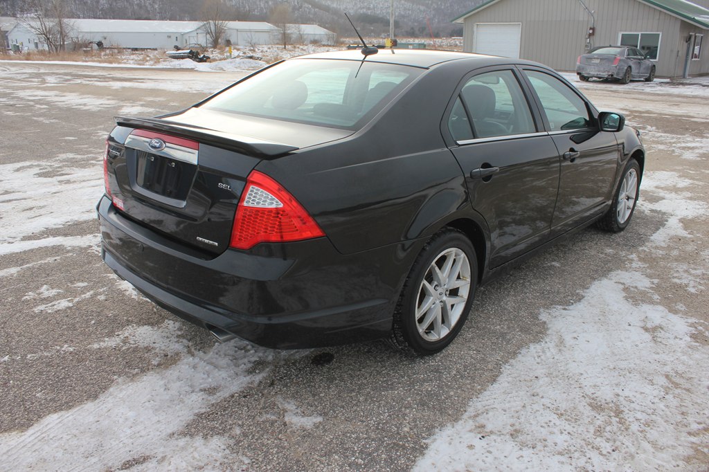 Photo 6 of this FORD FUSION