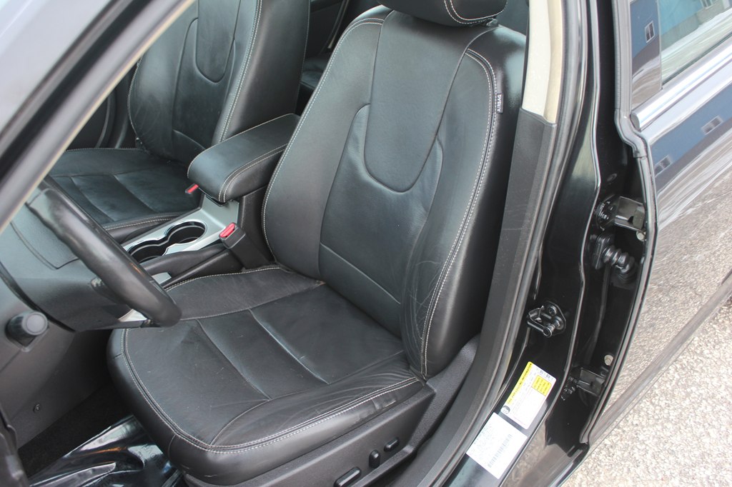 Photo 30 of this FORD FUSION