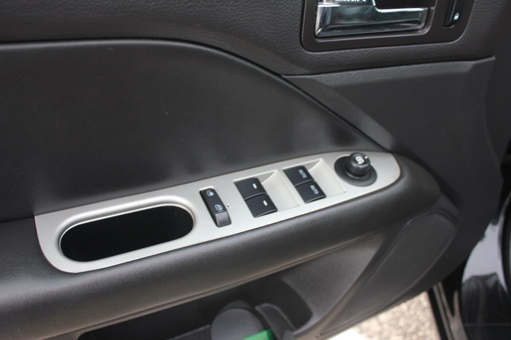 Photo 28 of this FORD FUSION