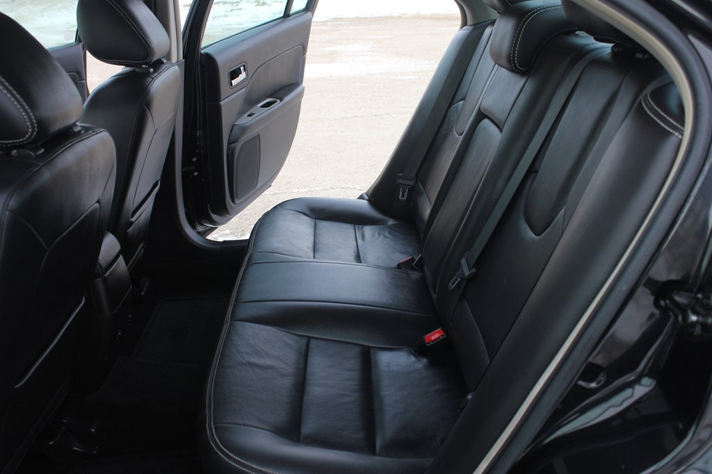 Photo 38 of this FORD FUSION