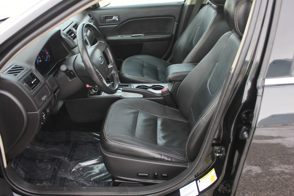 Photo 29 of this FORD FUSION