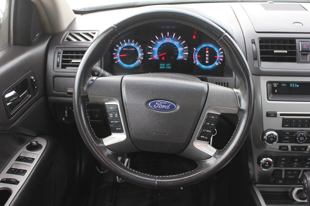 Photo 11 of this FORD FUSION