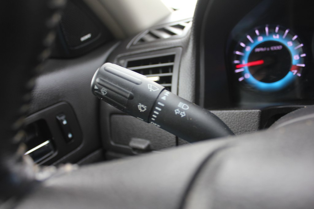 Photo 15 of this FORD FUSION