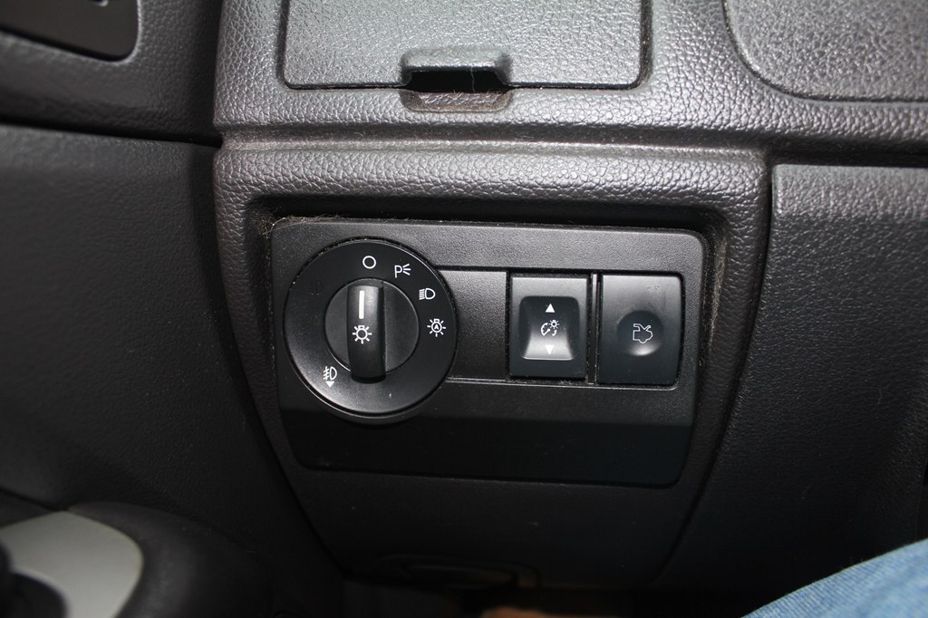 Photo 16 of this FORD FUSION