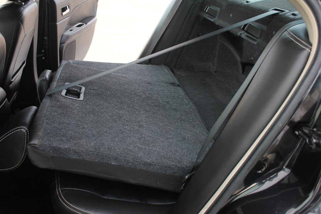 Photo 39 of this FORD FUSION