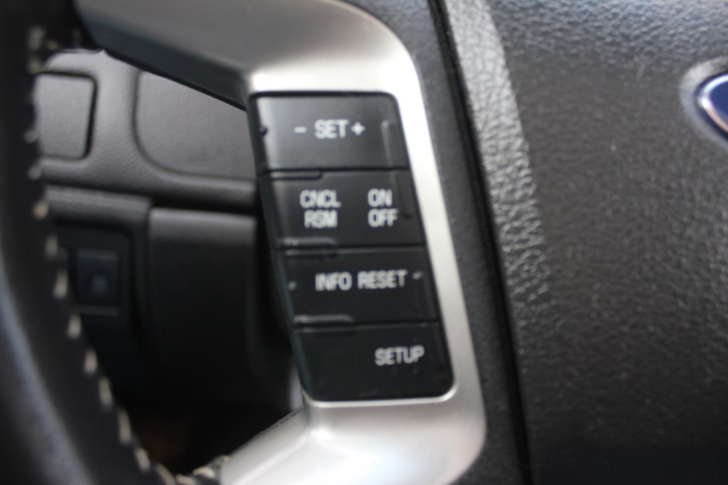 Photo 13 of this FORD FUSION