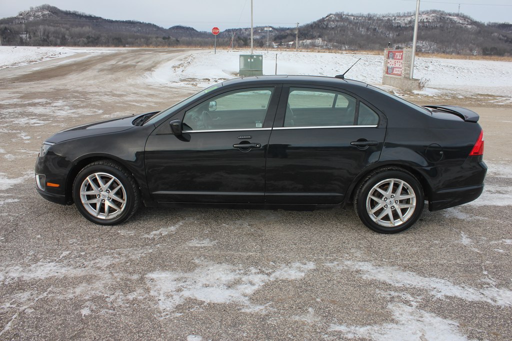 Photo 9 of this FORD FUSION