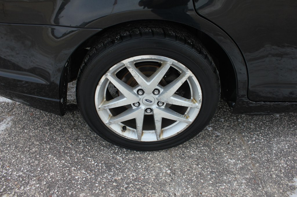 Photo 52 of this FORD FUSION