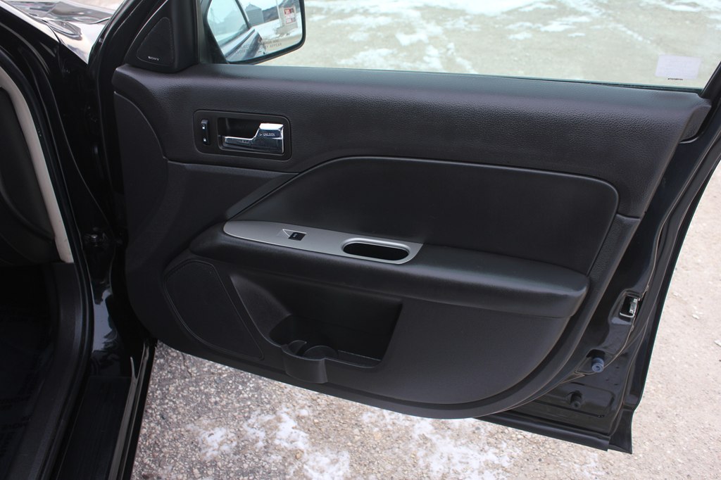 Photo 31 of this FORD FUSION