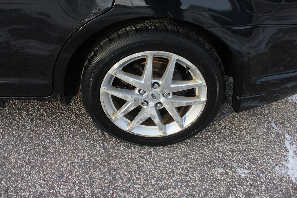 Photo 53 of this FORD FUSION