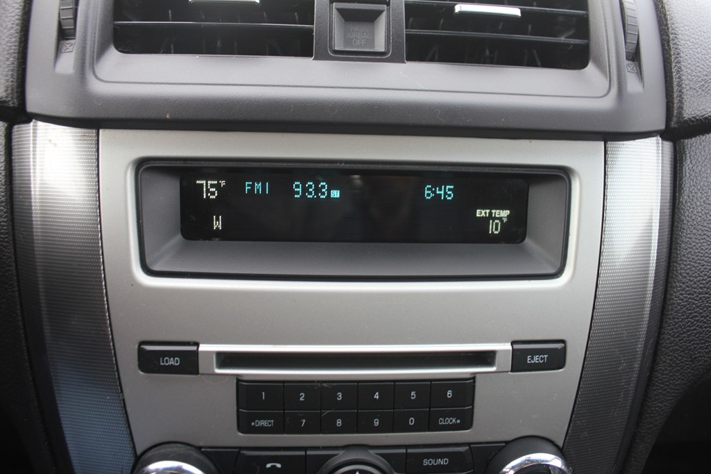 Photo 17 of this FORD FUSION