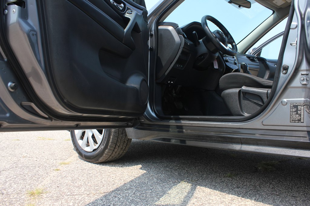 Photo 35 of this NISSAN ROGUE