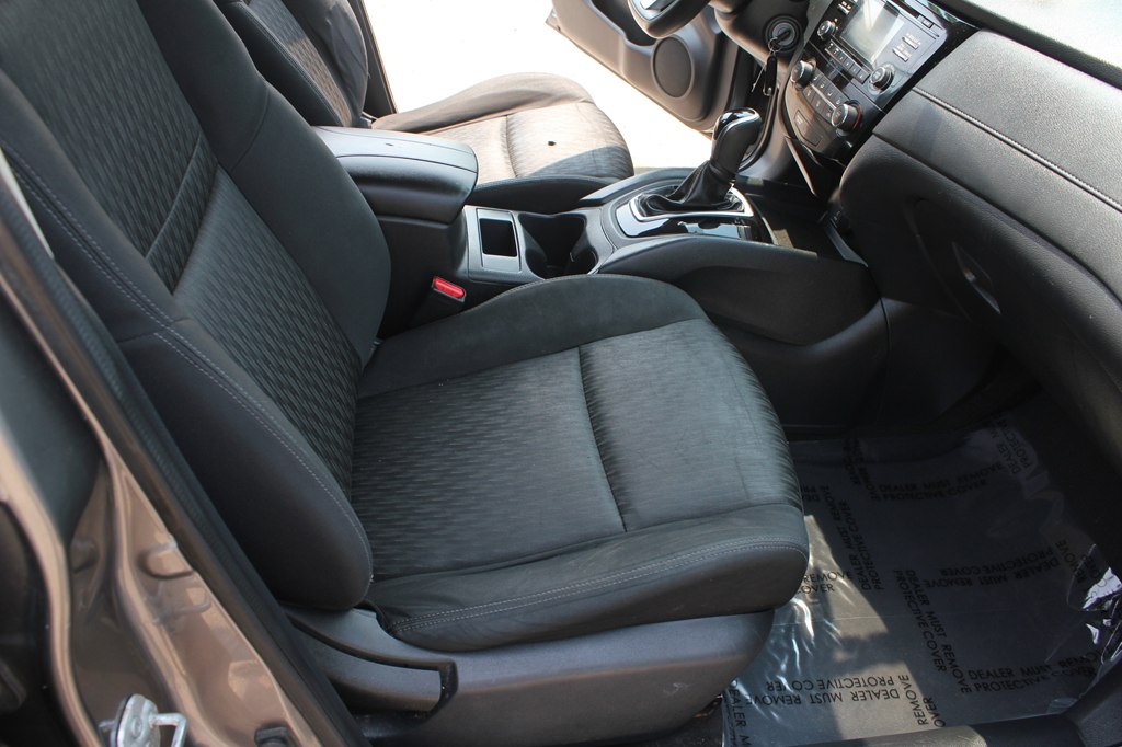 Photo 25 of this NISSAN ROGUE